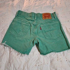 SOLD-Levi's 501 shorts- size 28